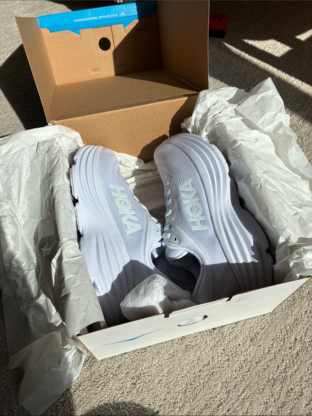 New in box Hoka Bondi 8 White